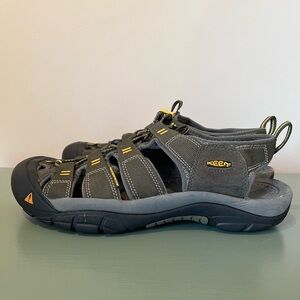 KEEN Newport H2 Water Hiking Trail Sandals Green Mens Size 12 Outdoor Sports